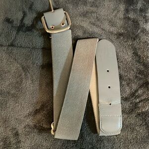 Women’s gray Boombah softball belt